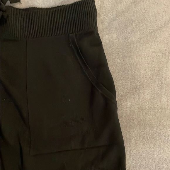 NEW Banana Republic Black Sweater Shorts with Drawstring Waist - Picture 4 of 8